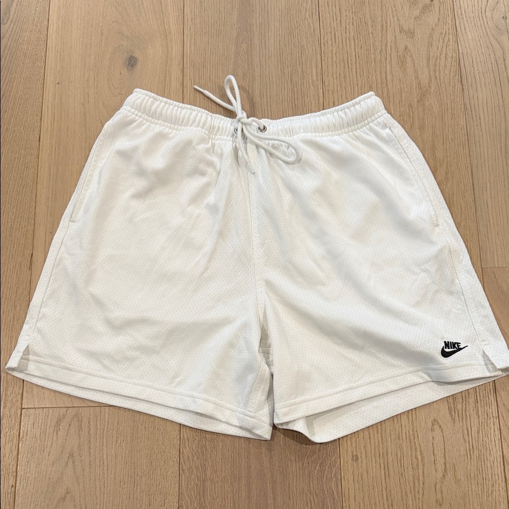 Nike Men’s White Mesh Athletic Shorts Size Small